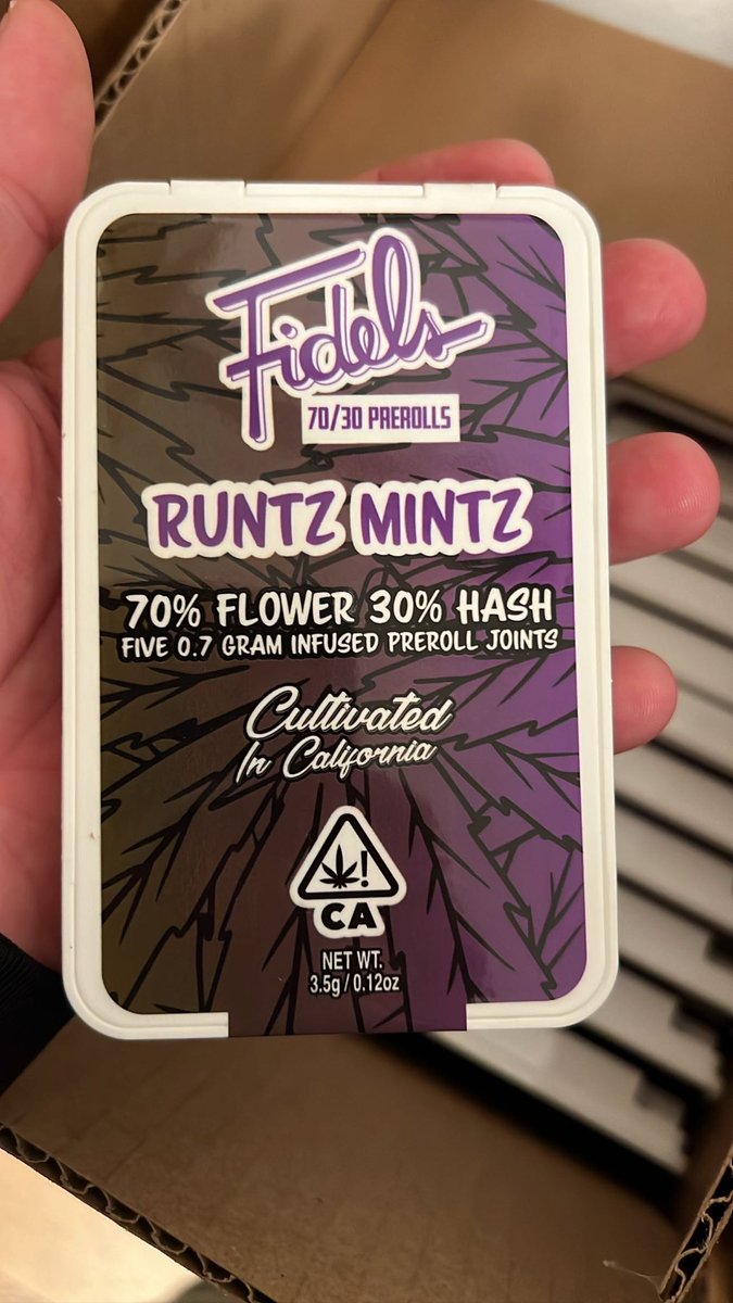 Flowersbyfidels's tweet photo. FIDELS 70/30s  💨

70% Flower
30% Hash https://t.co/ztDN6pJXYE