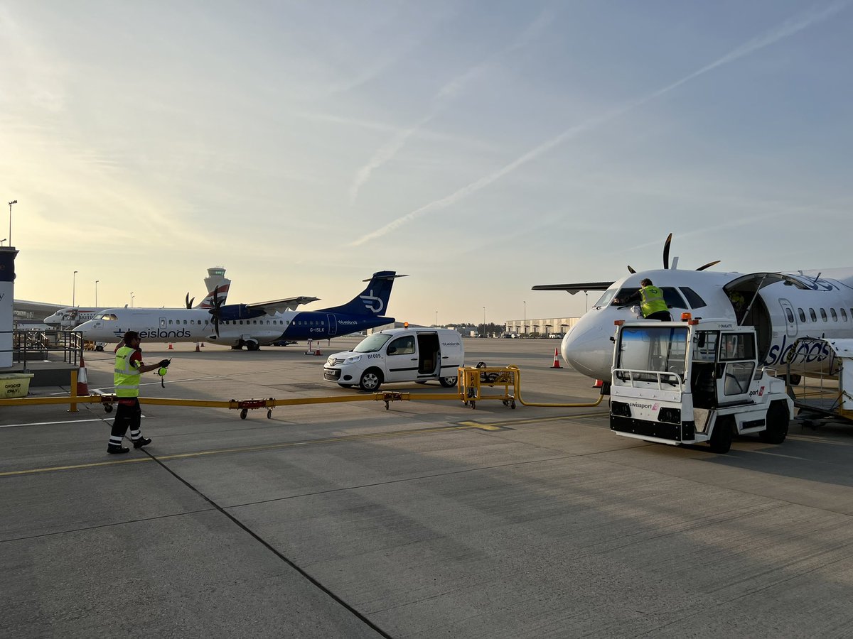 shapeassociate's tweet image. Another smooth journey through Jersey Airport to Southampton  @PortsofJersey @BLUEISLANDS_