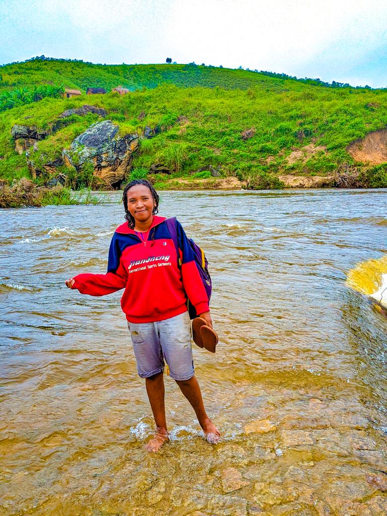 Lfaramamy's tweet photo. Difficult road lead to a beautiful place they said. 
Those long miles of walking were worth it.😅😅 
Welcome to the south east region of Madagascar.
#southMidongy #Befotaka #Beharena
There still much beauty to discover  
#traveling #adventure #remotearea #discoveringmadagascar https://t.co/ve3juZtQaX