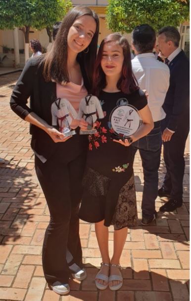 IESAtenea's tweet photo. Desde el @IESAtenea queremos felicitar a nuestras alumnas JUDITH GONZÁLEZ, de #3ESO, e IRENE MONTERO, DE #2Bachiller, galardonadas entre las deportistas más destacadas en la Gala de Premios 2021 de @fataekwondo celebrada el pasado sábado 7 de  mayo en #MairenaDelAlcor🎖️🥋💪👏👏👏 https://t.co/A6Jt5hsevN