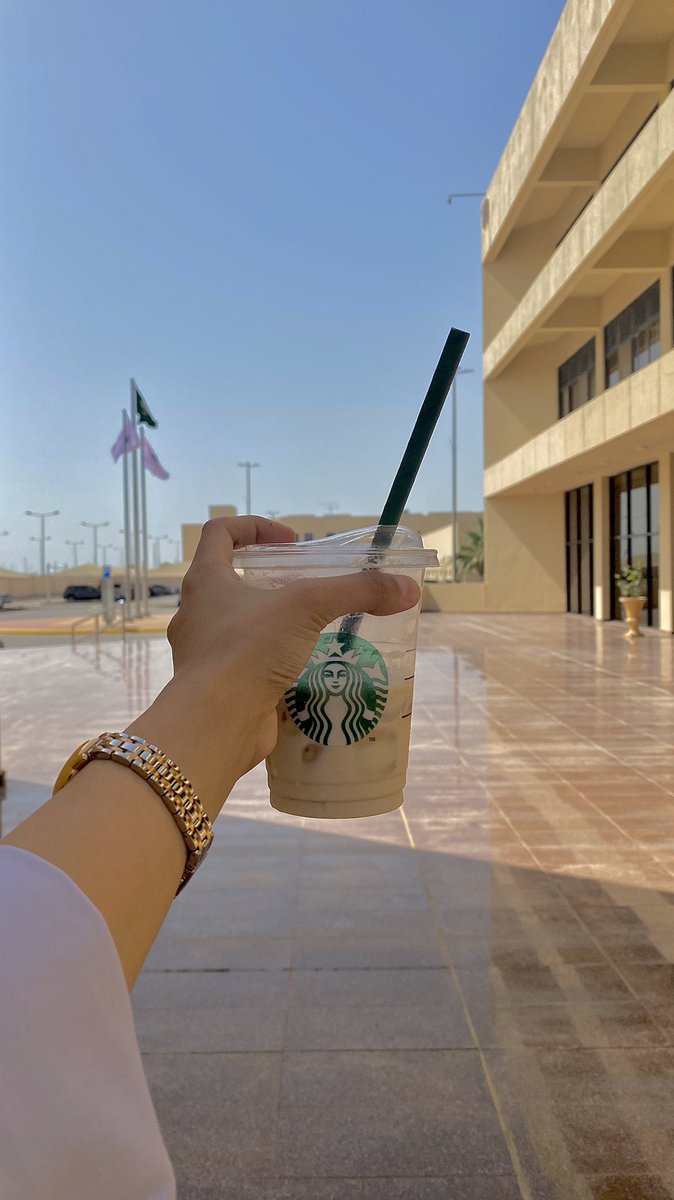 2joode's tweet photo. دوام لطيف خفيف على الجميع يارب 🤍 https://t.co/R6hQdMG3c9
