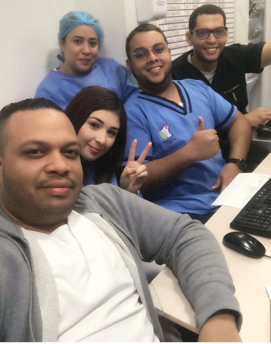 andreina_rueda's tweet photo. Trabajando nochecita ☺️☺️🌚 https://t.co/AlUTq3cpLp