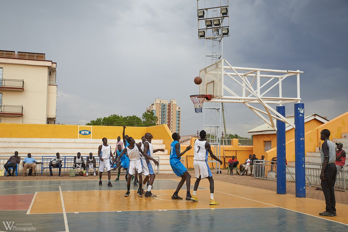wittlitweets's tweet photo. Basketball, Juba, South Sudan [15.02.2019]

People in South Sudan are tall, very tall.
#basketball #playing #newcourt #Juba #conflictzone #SouthSudan #Africa #EastAfrica #travelAfrica #offTheBeatenPath #RoadsLessTravelled #wittlig #NeverStopToExplore https://t.co/kvG3Yg6ZDA