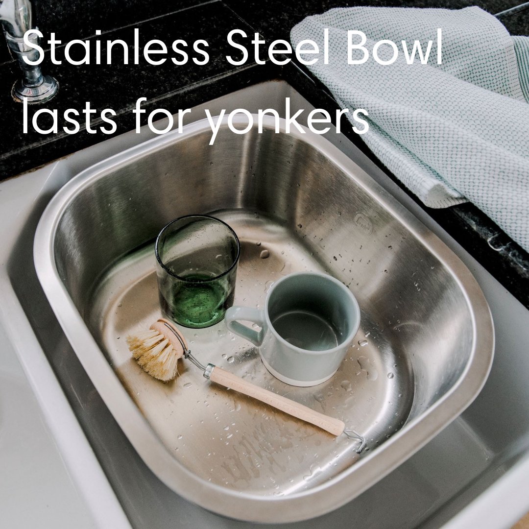 WELCOME BACK to our Plastic Free Kitchen Kit
🌳 Stainless steel washing up bowl
🌳 Refillable stainless steel 750 ml spray bottle
🌳 Ocean Saver cleaning pod
🌳 Wooden dish brush 
🌳 Compostable sponges 
loom.ly/8nryFgc
#ecoliving #greenliving #sustainablekitchen