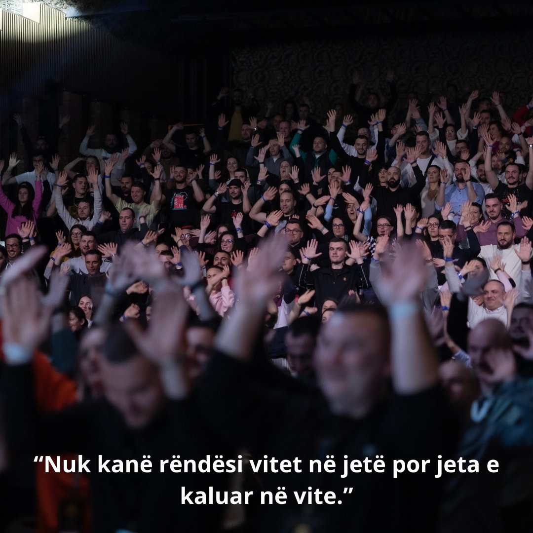 al_tidi's tweet photo. Ke mundësinë të zgjedhësh: A dëshiron të jetosh më gjatë, apo më shumë?

Në fund, nuk do të ketë rëndësi nëse ke jetuar 100 vjet, po nuk ishe ndjerë gjallë dhe i lumtur.

A po jeton ti jetën që dëshiron?
.
.
.
#quotesmotivation #quotes #motivation #quoteoftheday #motivational https://t.co/fB4CO4Gas5