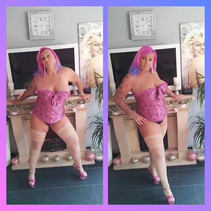 So das ganze noch Mal von vorne 😄 #corsage #milf #sexy #plussizefashion #plussizewomen #curvy #highheels<a href="/tag/corsage"class="tags">#corsage</a><a href="/tag/milf"class="tags">#milf</a><a href="/tag/curvy"class="tags"><span>#curvy</span></a><a href="/tag/sexy"class="tags"><span>#sexy</span></a><a href="/tag/highheels"class="tags"><span>#highheels</span></a><a href="/tag/plussizefashion"class="tags"><span>#plussizefashion</span></a><a href="/tag/plu"class="tags"><span>#plu</span></a>