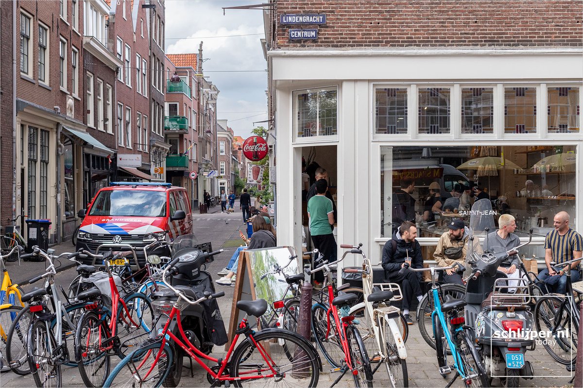 schlijper's tweet photo. Tweede Goudsbloemdwarsstraat, Lindengracht
07.05.2022 16:37 #Amsterdam #Jordaan #fietsen #saintjean https://t.co/ypaAbFE3WR