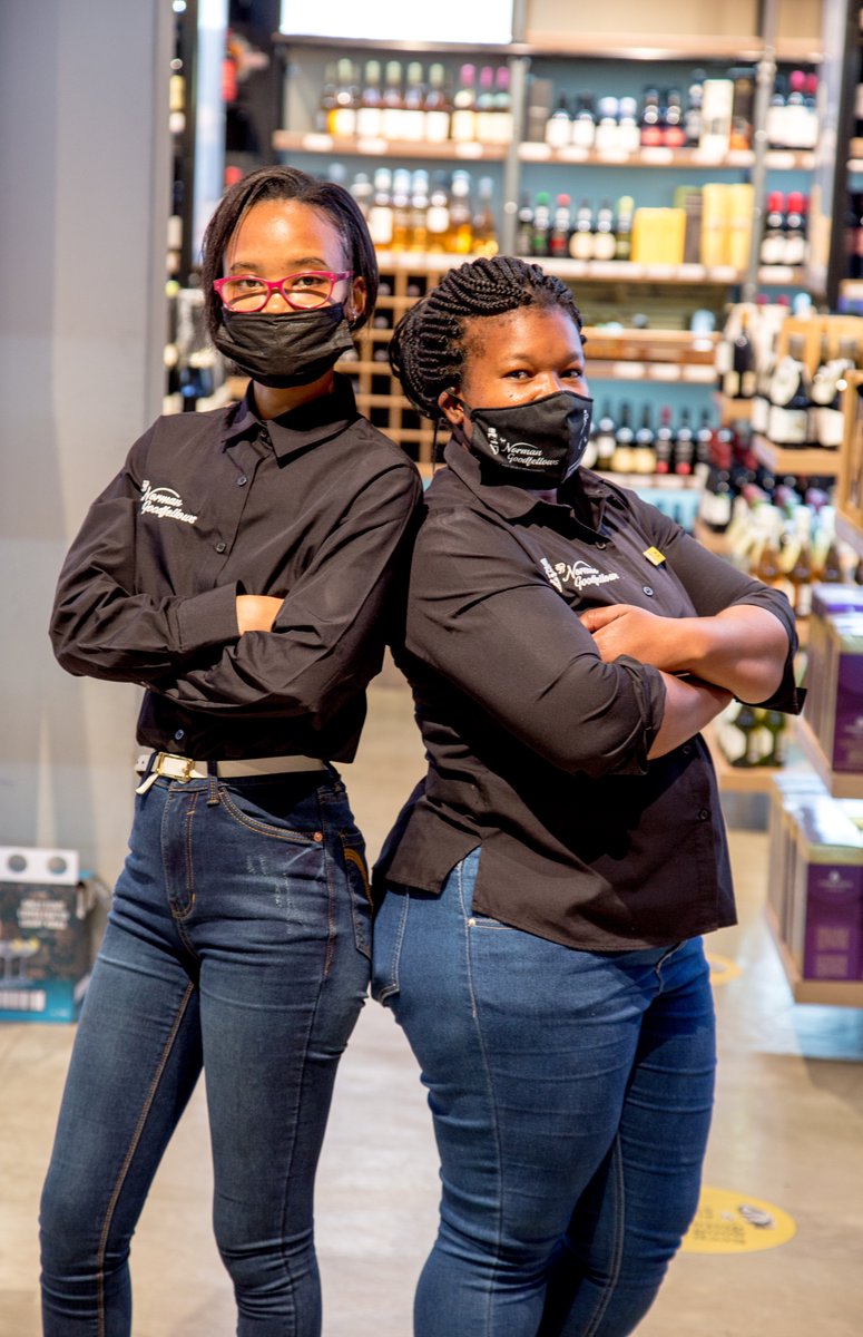 normangoodfello's tweet photo. Our #NGFteam has your back!
Wizards at picking out the perfect suggestion and tailor making a cart just for you, all with a wide smile and infectious enthusiasm. 

#NGF #NGFcelebratesyou #cheers #NGFstore #Capetown #Johannesburg #Durban https://t.co/4hqkDrzEwa