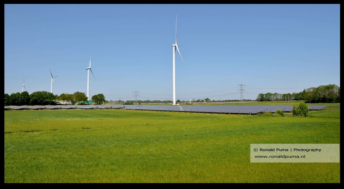 RonaldPumaPhoto's tweet photo. #Windturbines/#Zonnepanelen #Oosterhout/#Ressen/#Reeth/#Gelderland/#Netherlands. #Windpark #Nijmegen #Betuwe/#zonnepark De #Grift. Nieuw #transformatorstation #Liander/#Tennet in aanbouw. #stroom #energie #gas #stroomnet #economie #politiek. https://t.co/O8fQhOrVTi