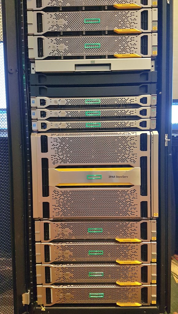 fibertothedesk's tweet photo. Dat Moped war mal ein heißes Eisen. Vor 5 Jahren.
#3PAR #HPE #storagechampions #ColoradoSprings https://t.co/SjnGn3WFVp