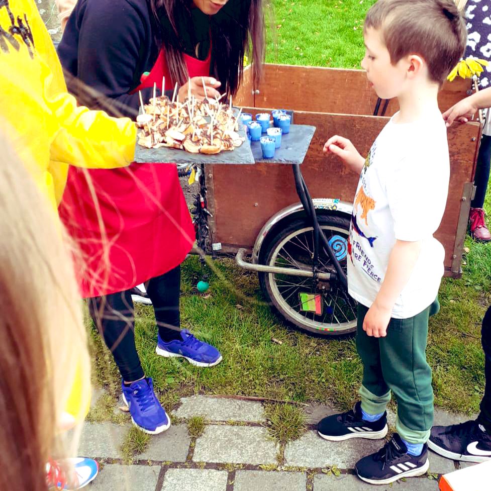 SunriseDances's tweet photo. Some shots from Friday #LemonDisco #Pollokshields ! Waffles &amp; ice cream from #AloadaWaffles, drumming &amp; a Lemon #Conga line! #fun #joyBus #getin #feelgood #glasgow #disco #joy #happypollokshields #community     Like my work? How about buying me a coffee? https://t.co/60QLwb4fif https://t.co/9BvwyAWpiw