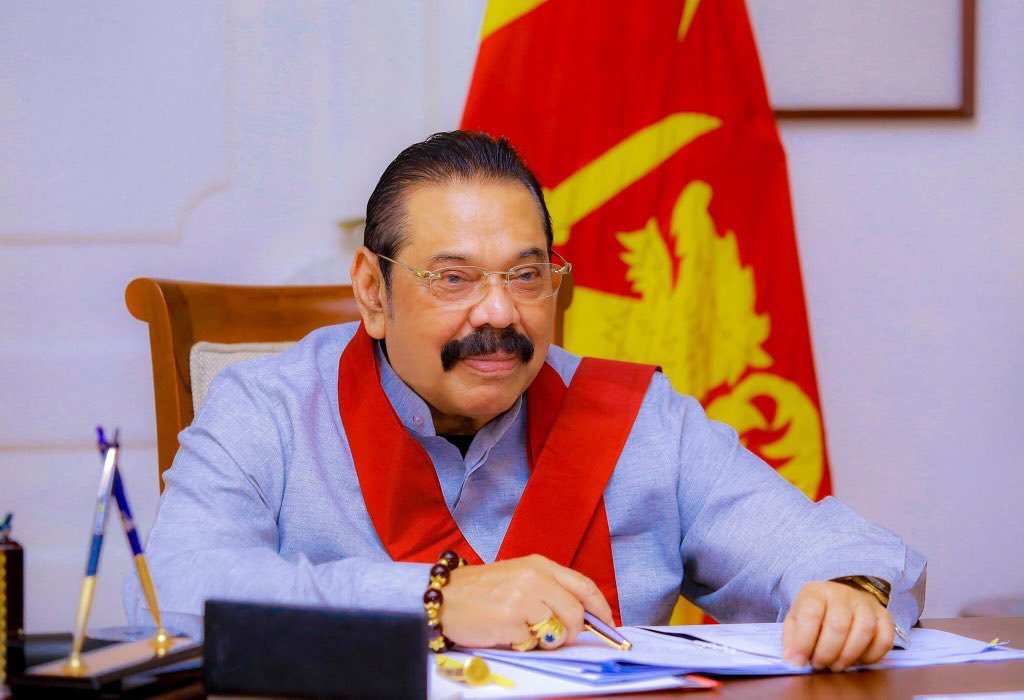 SriLankaTweet's tweet photo. 'I am ready to make any sacrifice for the people' - Prime Minister Mahinda Rajapaksa- NewsFirst #LKA #SriLanka https://t.co/SalykUA4il