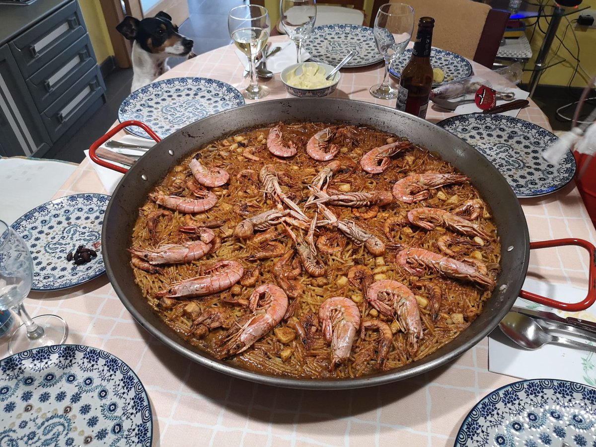 Els valencians fem "coses"
Les "coses" del diumenge

Si col·laboreu, aquest fil podria ser més llarg que el dels pebres ;-)