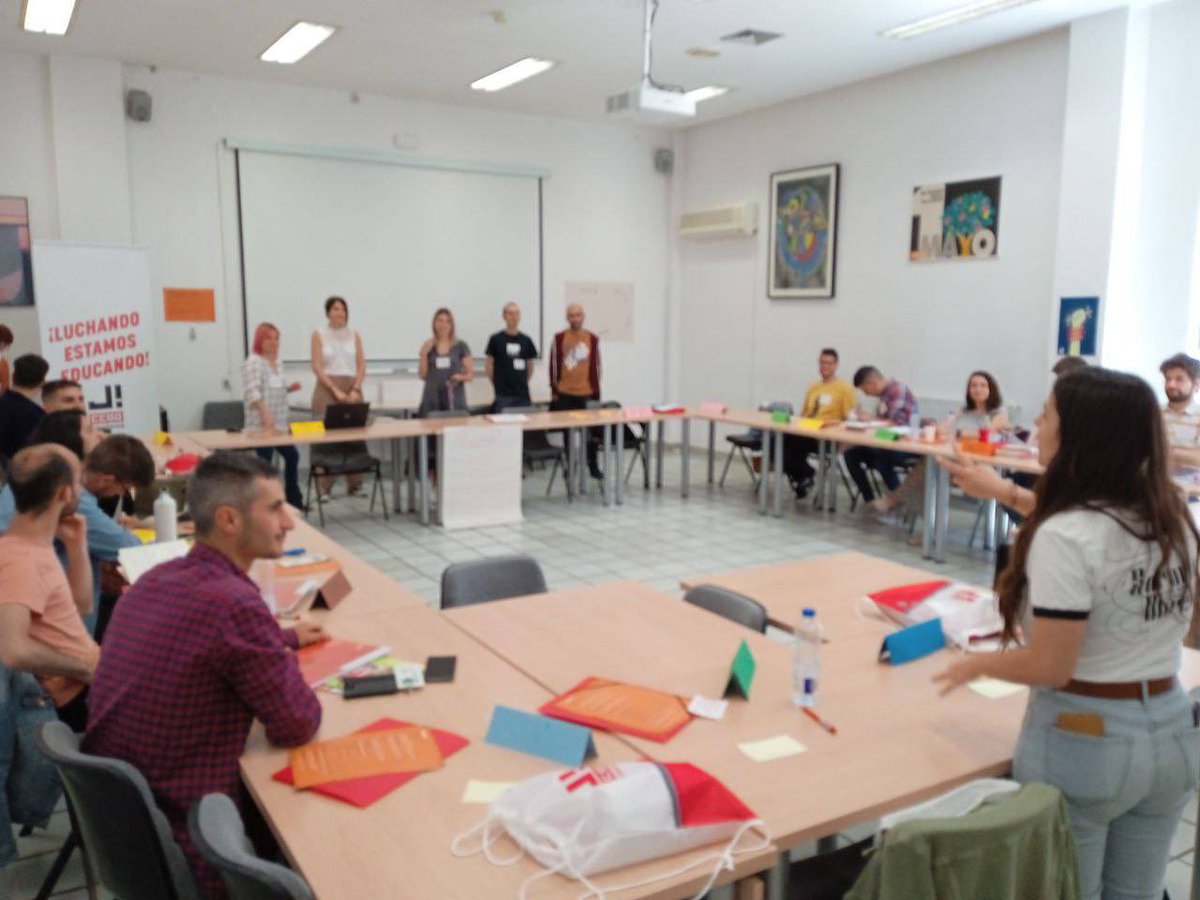 CCOOEducaMa's tweet photo. Este fin de semana hemos participado en la II Escuela de Juventud de la @feccoo
Debate, propuestas y un fuerte compromiso compartido de transformarnos para transformar el mundo mediante la educación.
#EducandoLuchamos
@JovenesFECCOO https://t.co/rgRFkQF8O8