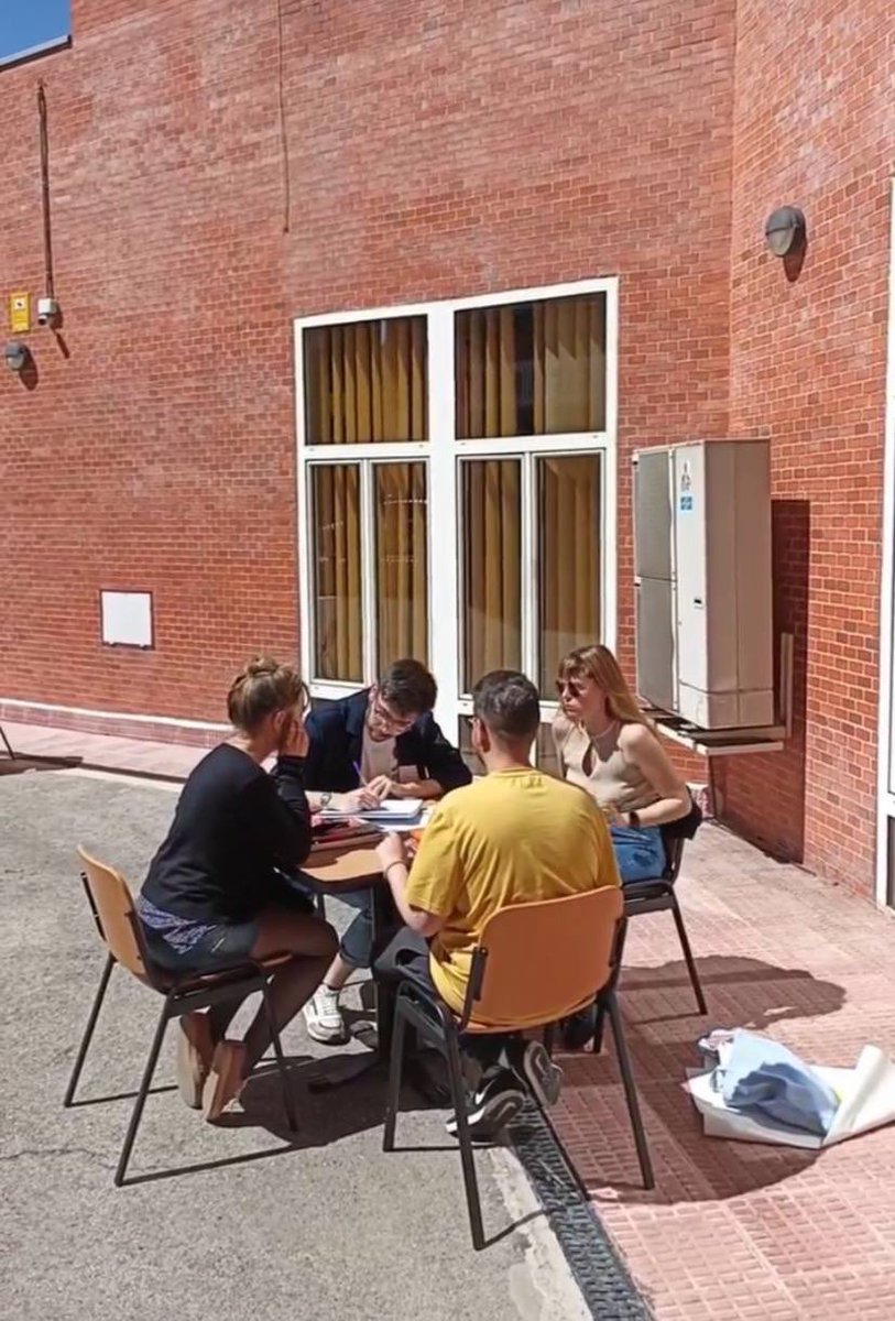 CCOOEducaMa's tweet photo. Este fin de semana hemos participado en la II Escuela de Juventud de la @feccoo
Debate, propuestas y un fuerte compromiso compartido de transformarnos para transformar el mundo mediante la educación.
#EducandoLuchamos
@JovenesFECCOO https://t.co/rgRFkQF8O8