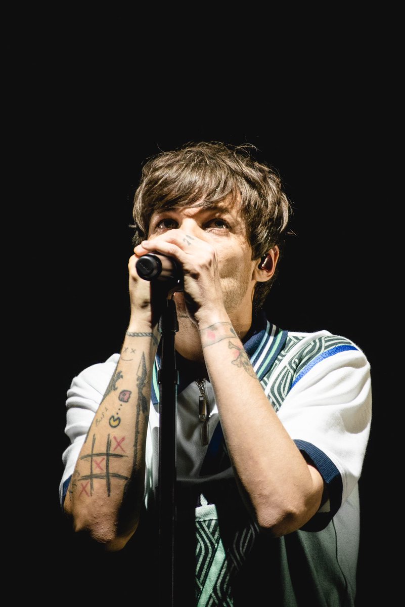 countlesscarori's tweet photo. @TheAffinityMag @Louis_Tomlinson @weareoneEXO I Vote for #LOUIES @Louis_Tomlinson https://t.co/oHMiPAGR4P