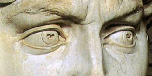 めっちゃハート 角度が違うと彫られてる場所は暗くなるため瞳が光って