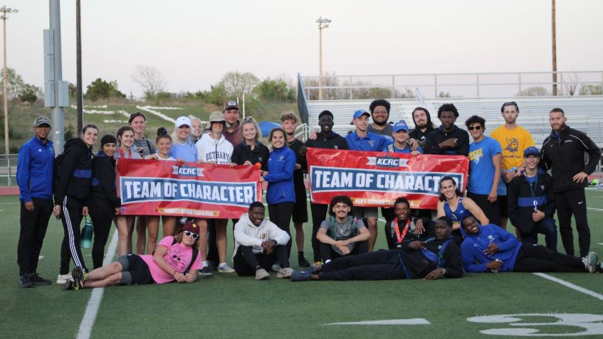 Outdoor Track and Field: BOTH MEN'S AND WOMEN'S OUTDOOR TRACK AND FIELD TEAMS RECEIVE TEAM CHAMPIONS OF CHARACTER AWARD
 - bethanyswedes.com/article/6073