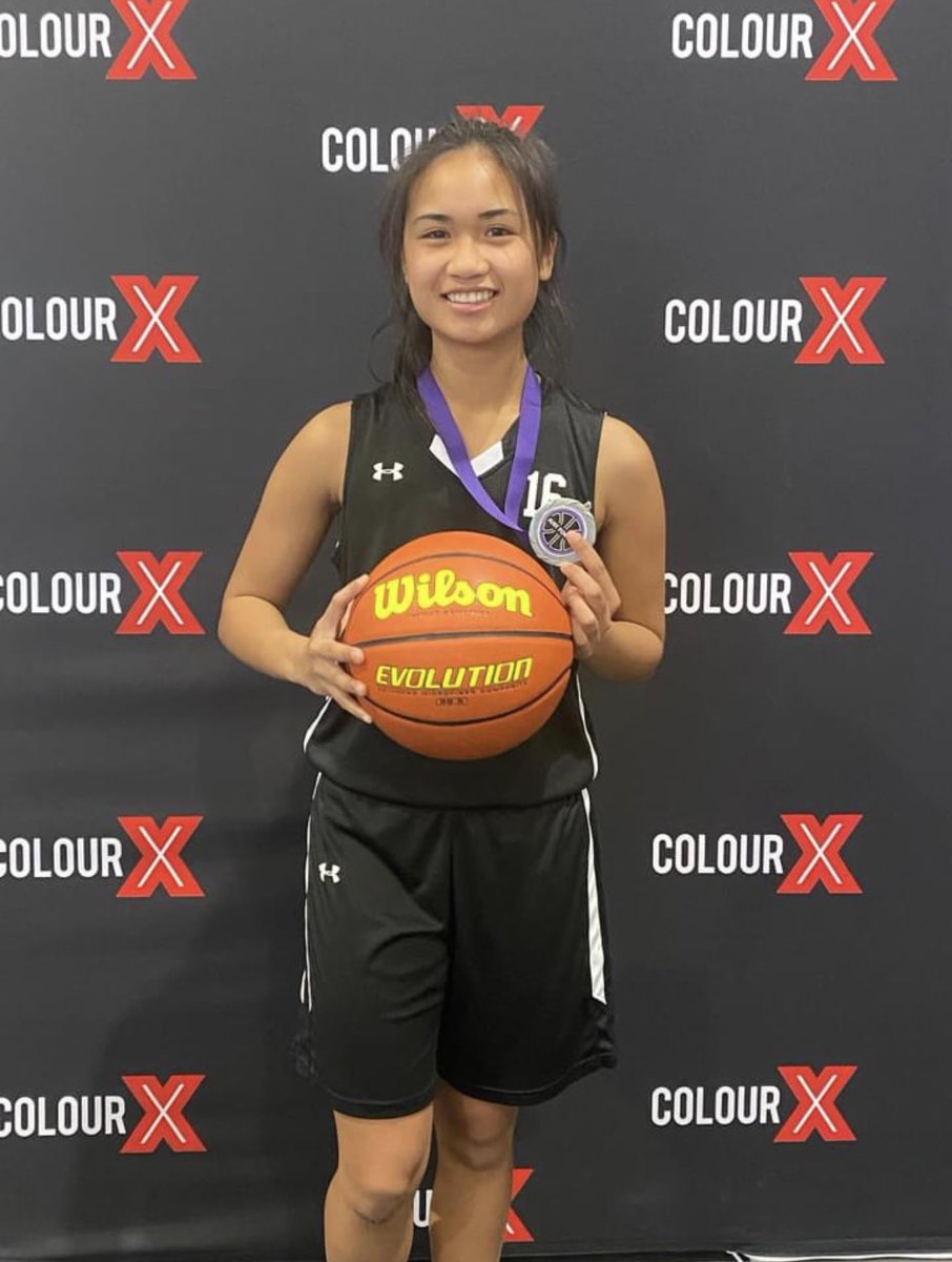 JoshScoutEm's tweet photo. My mini me followed up U14 Gold with a U15 Silver 💪🏼😤 #canadaelite https://t.co/yu0xaMxrt0