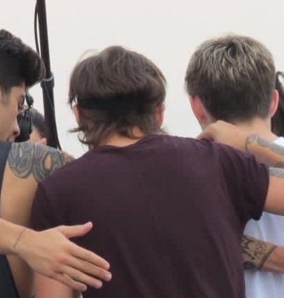 louiswtvincha's tweet photo. 🤏🏼💗 https://t.co/npiKrwhgzL
