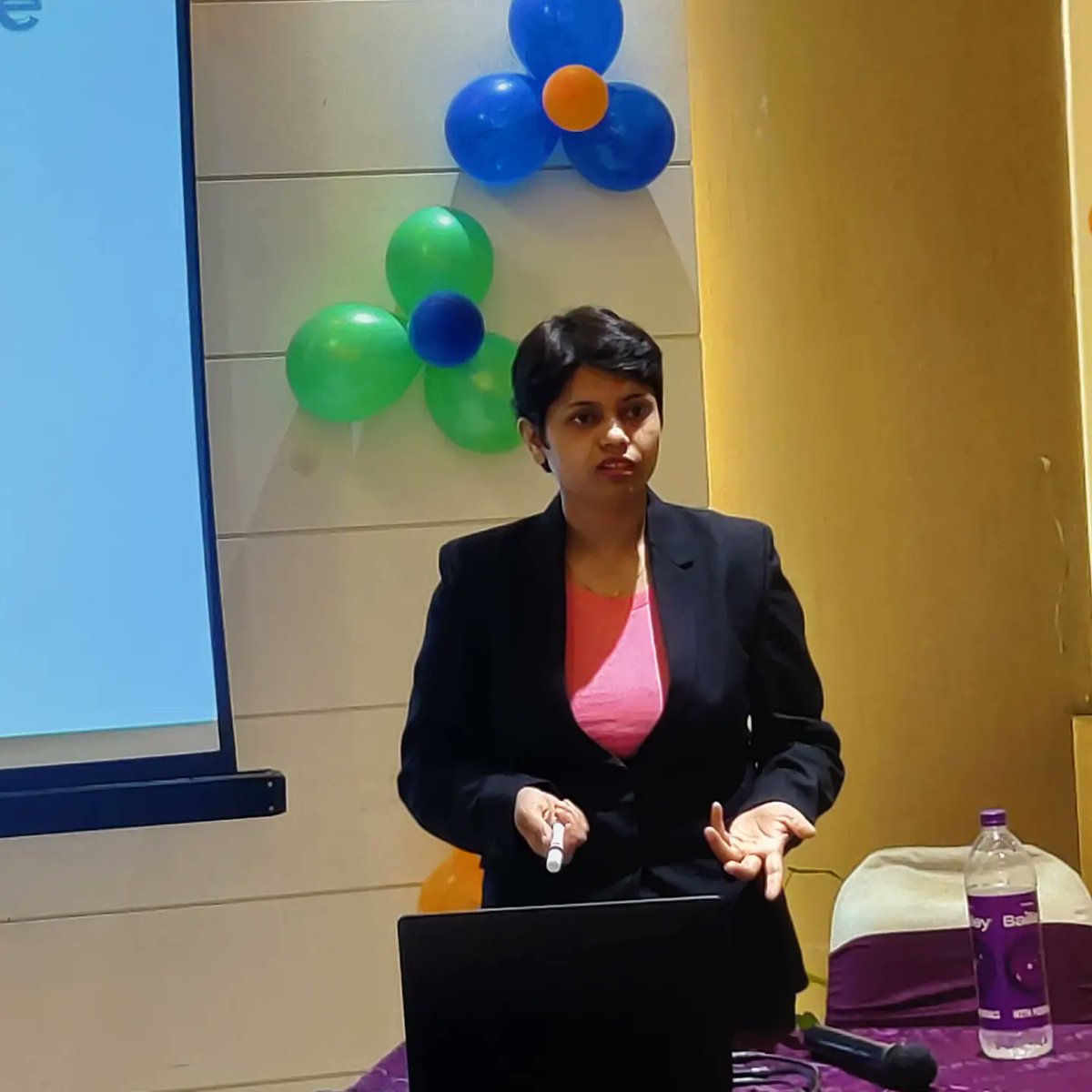 KDSushma's tweet photo. Bhopal, Gratitude Every day is Action when you are committed to your mission 

Meeting with the Global Fortune family, Is always giving the new experience as new discussions, learning, sharing, and having fun together

#kdsushma #exporter #eximtips #eximcoach #bhopal https://t.co/NoJmgKuVfK