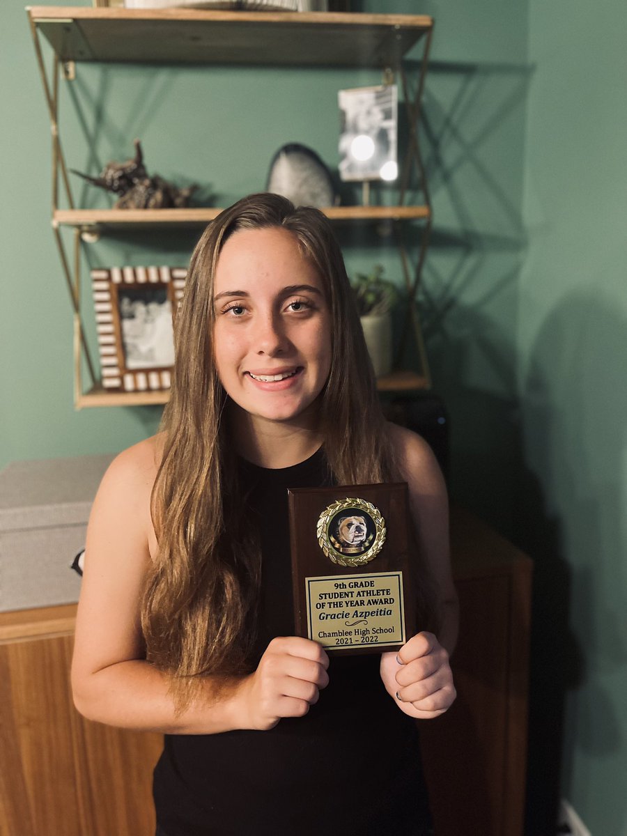 gracieazpeitia's tweet photo. So honored to receive the 9th grade student athlete of the year award!! Hard work pays off! #chambleehighschool @BoltsBailey2024 @bethspak9 @spakattaksports https://t.co/ErSZiDenXx