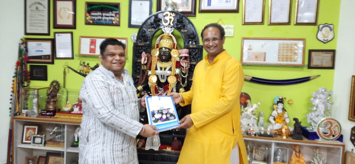DrChinmayP's tweet photo. आत्मीय @KanoongoPriyank जी से विश्वविद्यालय में भेंट हुई। @dsvvofficial व @NCPCR_ मिलकर शैक्षणिक में कार्य करेंगे। https://t.co/sEGKyhi9JI