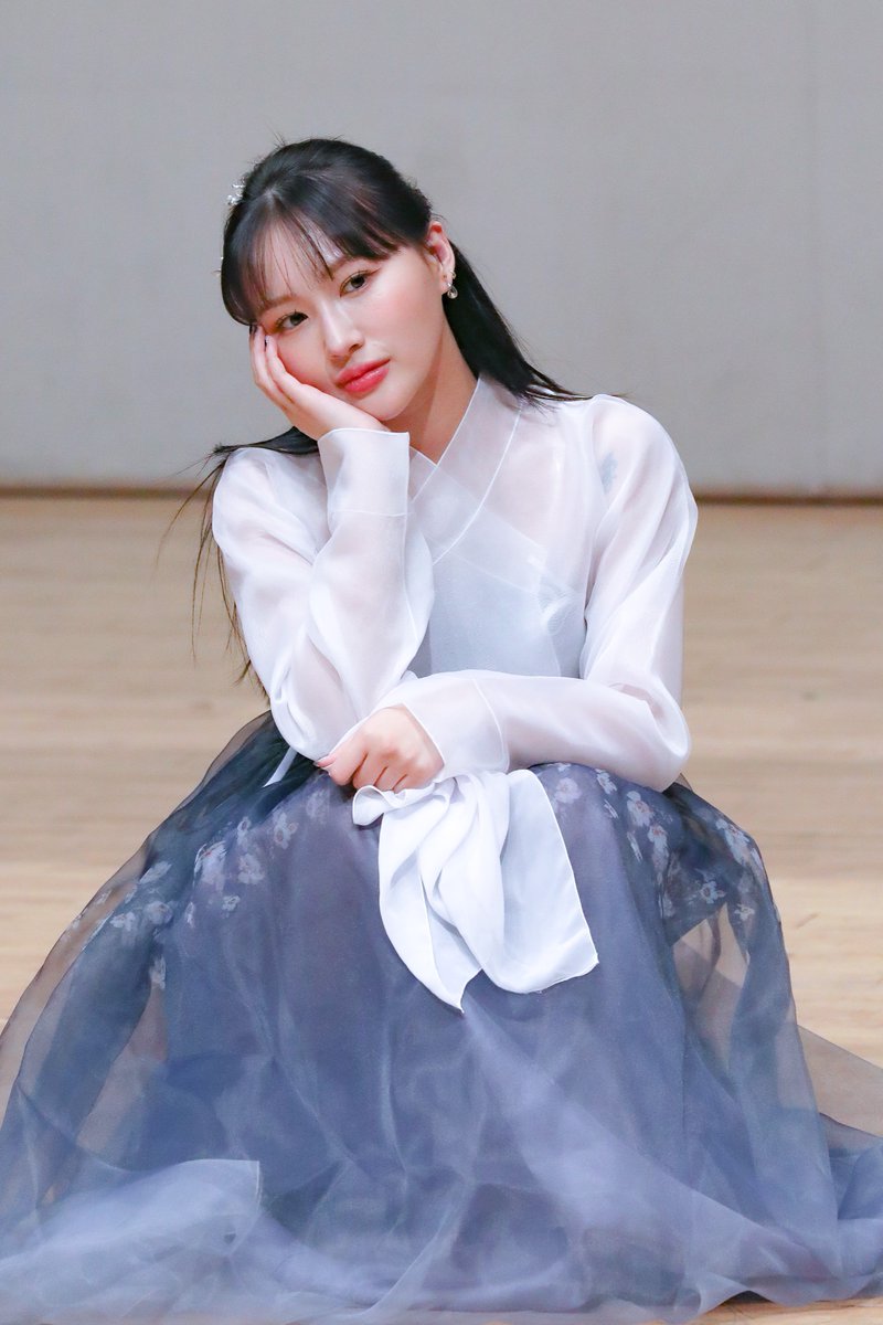 imwithYOOh's tweet photo. 220508 마지막 대면 팬사인

#드림캐쳐 #시연
#Dreamcatcher #SIYEON 
@hf_dreamcatcher https://t.co/RqbTDBTmOg