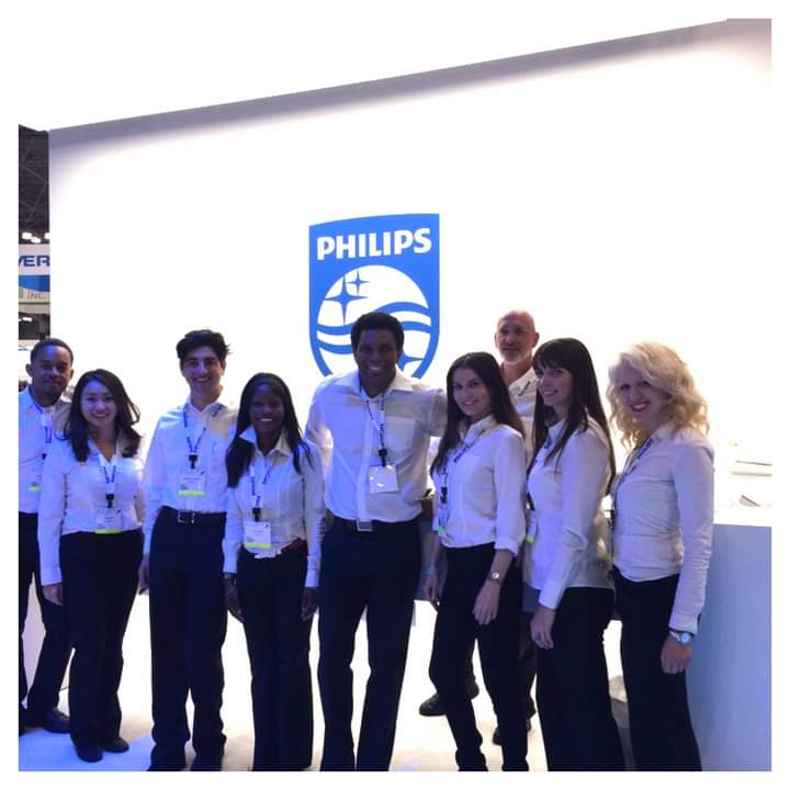 Cheli_Smith's tweet image. #throwbackpicture #promotionalmodels #conventionmodels #spokesmodels J.WILLIAMS 

It was so much Fun working the Light Show!  I really enjoyed it. Magical experience! 
 ( Ya'll  sit Back and Enjoy the Light Show/ Jay Z