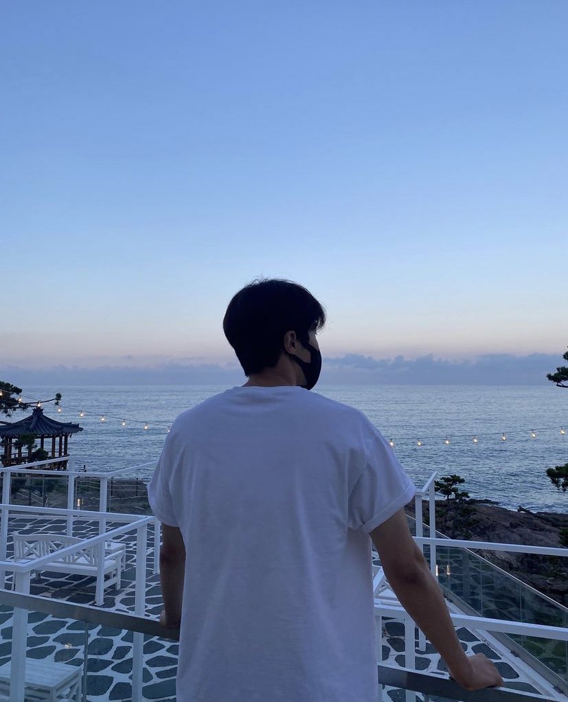kdrama_menfess's tweet photo. •kdm• GOOD MORNING FROM KIM SEONHO STAFF DIARY😭😭
 https://t.co/h44DWYH0d1