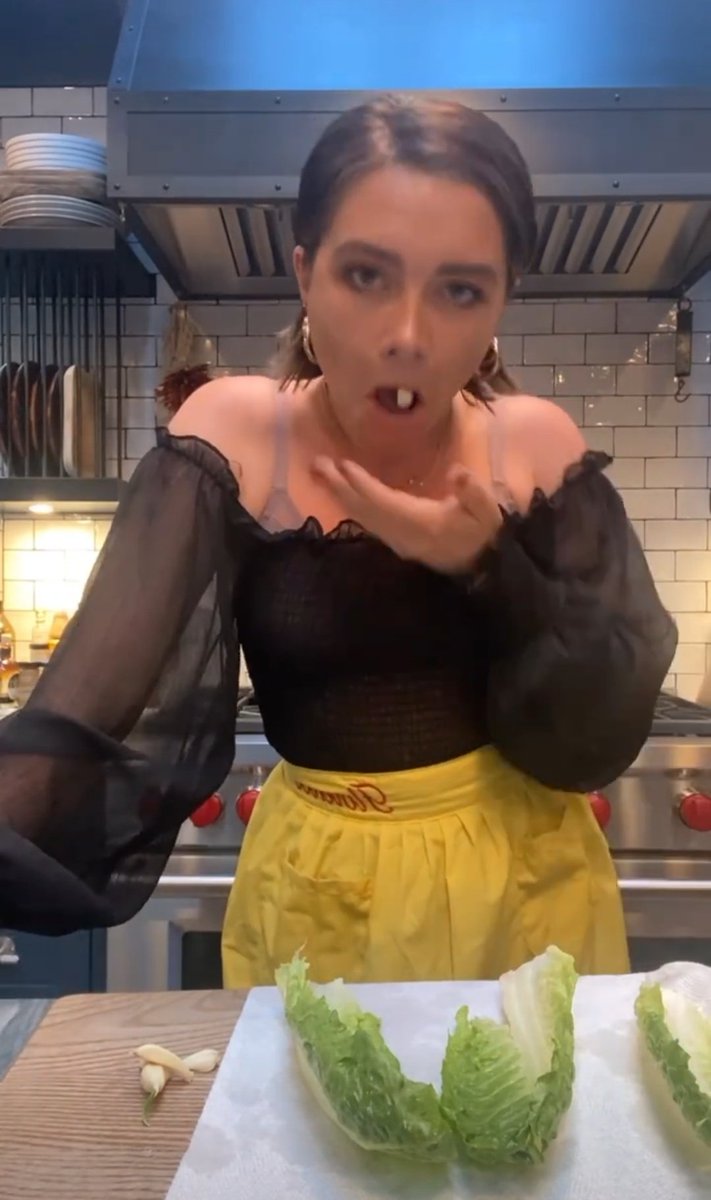pughthinker's tweet photo. OMG QKHEKWSHSSUS FLORENCE PUGH I LOVE YOU OK https://t.co/CVV0SyIbmQ