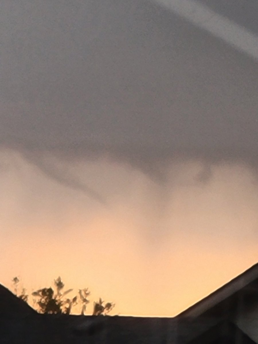Chayleene's tweet photo. #abstorm  here in the Hat facing south west https://t.co/U8JJRJ4Ocv