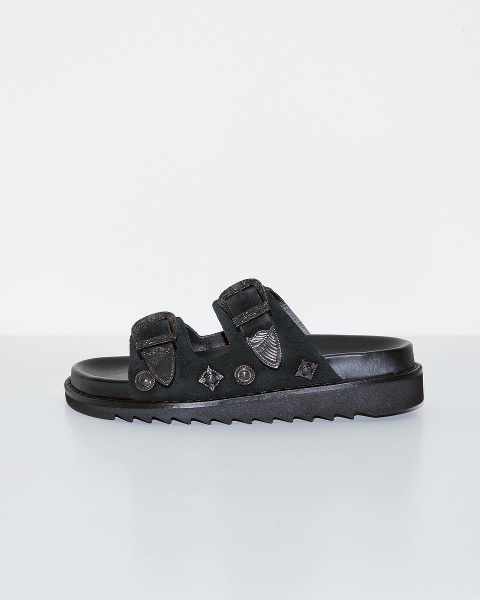 TOGA PULLA SHOE and TOGA VIRILIS SHOE new collection available at TOGA ONLINE STORE and TOGA stores.

store.toga.jp