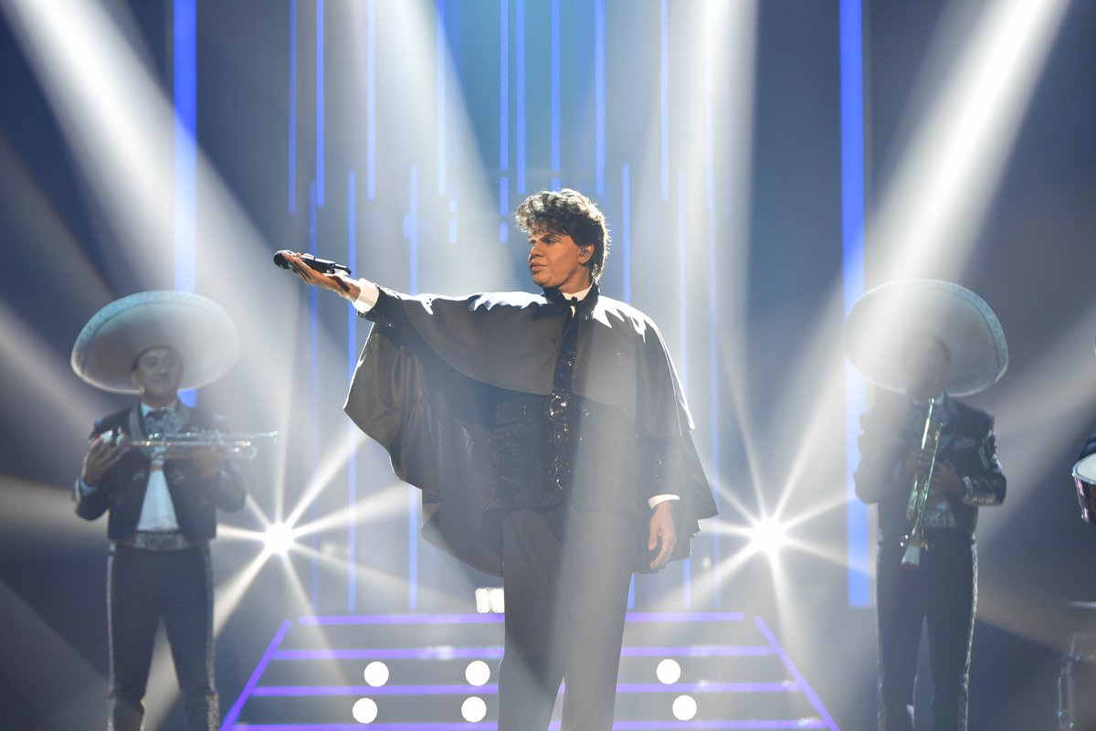 .<a href="/MICHAELSTUARTc/">MICHAELSTUARTOFICIAL</a> definitivamente es sinónimo de excelencia y su performance en la gran final no podía ser menos que perfecto convirtiéndose en #JuanGabriel 🌟🎶
#TuCaraMeSuenaMXUS