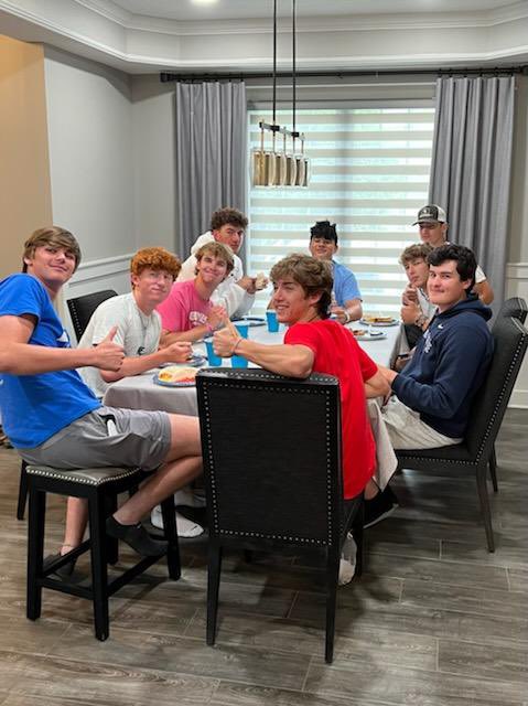 alliplum's tweet photo. Senior Sunday dinner for LHS Baseball.  Ready for the last week of regular season.  @JAYS_BaseScores @Jays_Baseball https://t.co/nswPOPsdV5