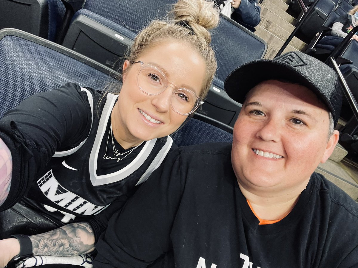 linnnnnerbin's tweet photo. @minnesotalynx Home Opener #WeStillHaveAllSeasonToKickSomeAss #Letsgoooooooooo https://t.co/3G9KuRxv5w