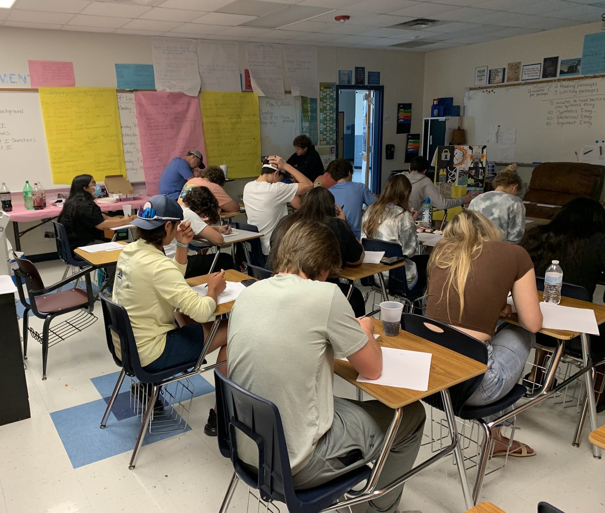 faulkneramy7's tweet photo. So thankful for 21 juniors who showed up today to take a mock exam and do some last minute preparations for Tuesday’s exam! Thank you to all of the moms who gave up part of their Mother’s Day to let them come! https://t.co/NZGhSr1VZT