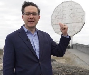 Dean_Winnipeg's tweet photo. #BREAKING:

Pierre Poilievre says he’ll beat inflation by making coins larger.  

#cdnpoli https://t.co/QuDeQdtEka