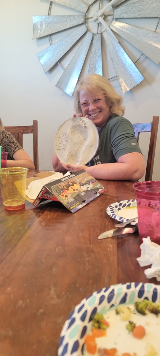 HostileHare's tweet photo. We made an impression of Rory's feet for my wife, I figured my mom needed one as well๐
#mothersday #manchildproblems #favoriteson https://t.co/ArUZAES4PK