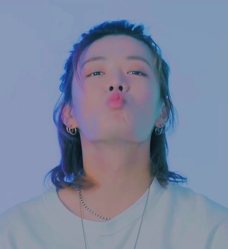 kimsyounana's tweet photo. Yuta e eu mandando beijinho pra vocês💕 
Se cuidem e bebam água moots <3
 
> #NSD #NCTzenSelcaDay #NCT127 #YUTA #NCT< https://t.co/xDjqXOC9Pg