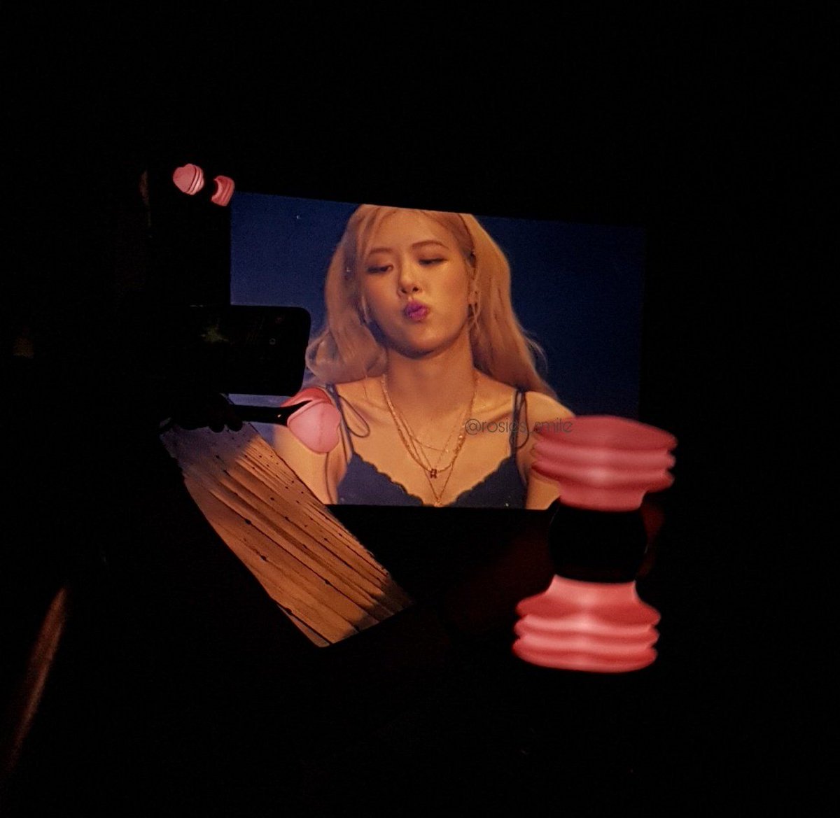 rshourly's tweet photo. rmbr when roseanne-
#로제 #ROSÉ https://t.co/JllyfIcPVl