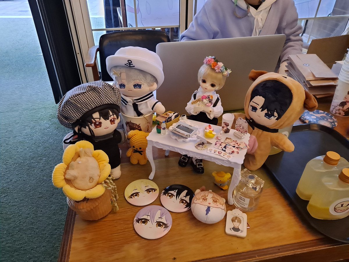 vege_31's tweet photo. 양일 스텝으로 참여한 야채🥕입니다!
스텝도 후기이벤트 가능하다 해서~ ^^ㅋㅋ
이틀동안 러뷰어 분들 모두 질서있게 행사 참여해주셔서 감사했습니다~! 안전하게 끝나서 행복할 따름입니다 ㅎㅎㅎ
#햇살을_닮은_아현아_생일축하해
#BABY_BAMBI_DAY https://t.co/N1JtMWQE3o