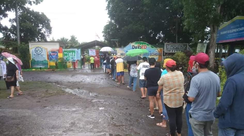 IchBinGnade's tweet photo. #HALALAN2022
Situation at Silway 8 Elementary School. Polomolok, South Cotabato

ctto #RMNGensan https://t.co/6HD5YlSNcf