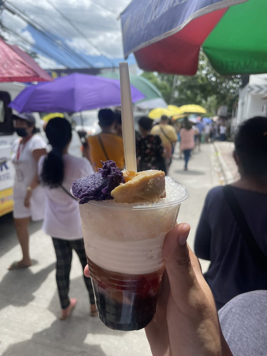 _LoEclavea's tweet photo. 11:07AM update:

Nag halo-halo na ko (goto at fishball naman mamaya) https://t.co/HMiBNbKX5s
