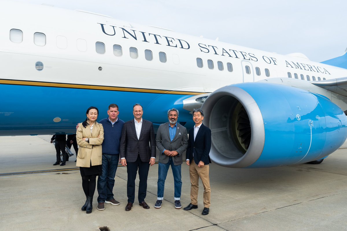 SecondGent46's tweet photo. We’re ready for take off and honored to be representing the United States at the inauguration of President-elect Yoon. See you soon, South Korea 🇰🇷 https://t.co/bU028KXNAZ