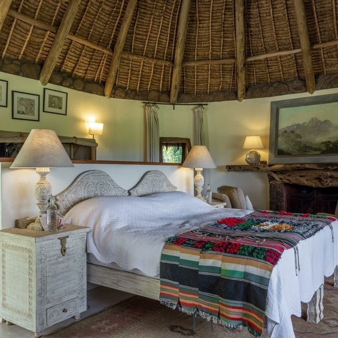 starlucktrv's tweet photo. Sirikoi Lodge is a small and intimate game lodge situated on it's own private estate at the center of Lewa Conservancy. All the rooms are spacious and tastefully designed with a private siting area, big Victorian bath tabs, rain-showers, fireplaces and private deck. https://t.co/Z4xoVSR7Zo