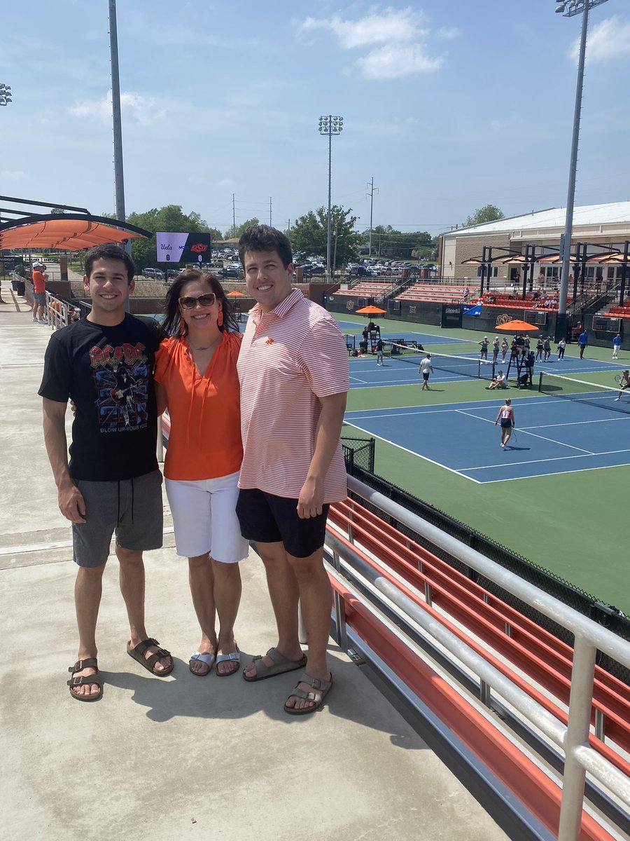 orangeonly4me's tweet photo. Great way to spend part of Mother’s Day. Congrats @ChrisYoungOSU and @CowgirlTennis , well done! If you look closely, you made the picture Chris😜 https://t.co/j5kYdfPwA6