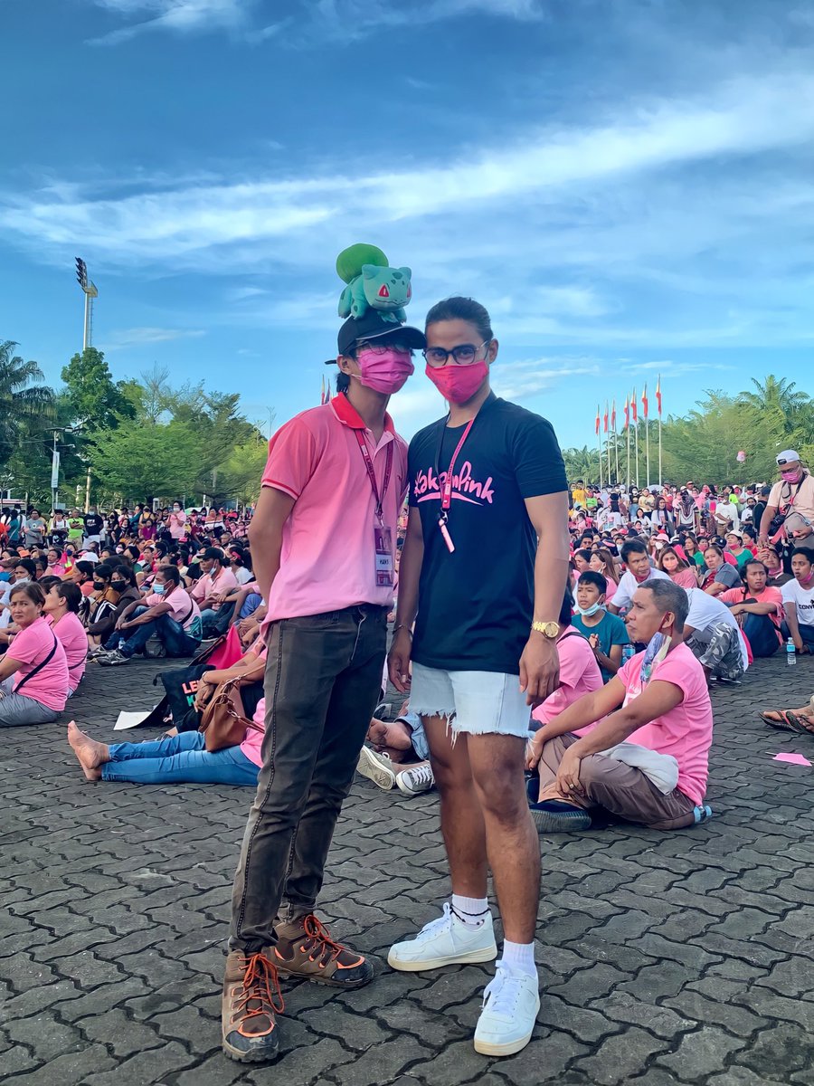 voidkeepr's tweet image. Salamat, Leni!! #10RobredoForPresident 

@ser_kaiser 🍃