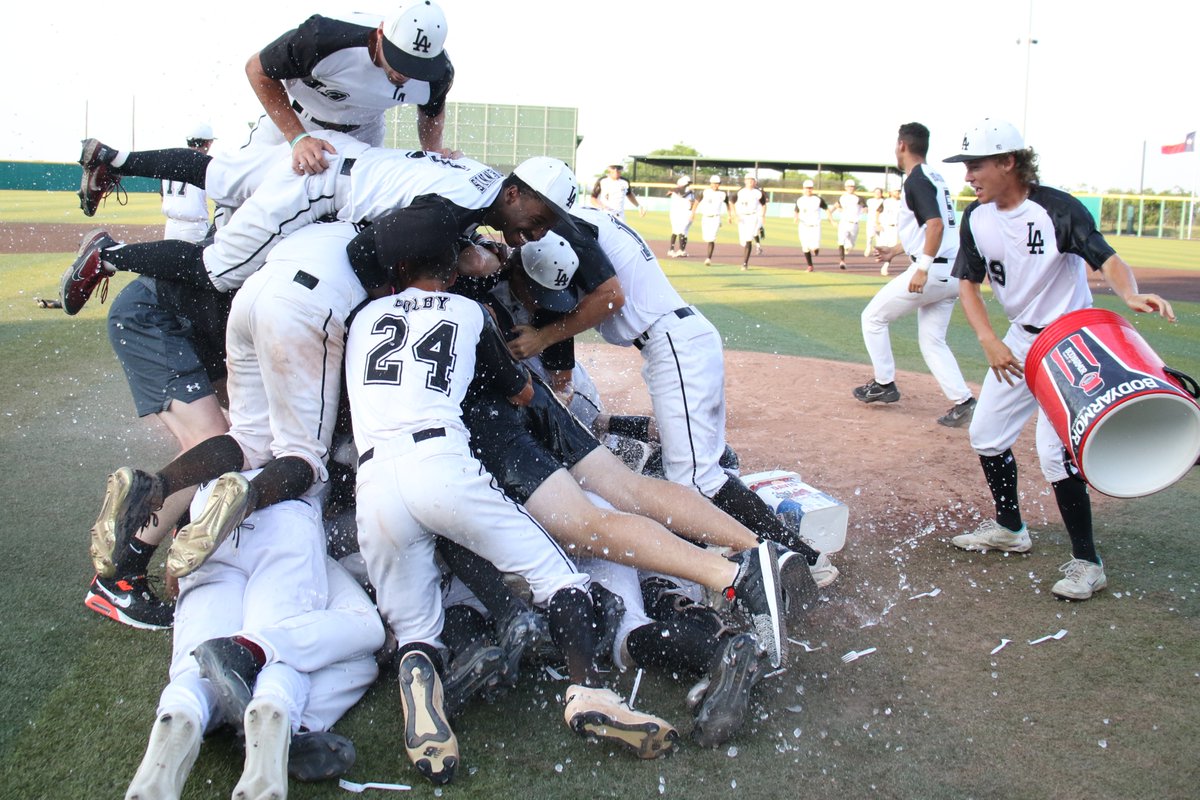 SCAC_Sports's tweet photo. #SCACBsb | Championship Vibes 💍

#SCACPride | #SCACChamps | #d3baseball https://t.co/2Uc8K0JGhO