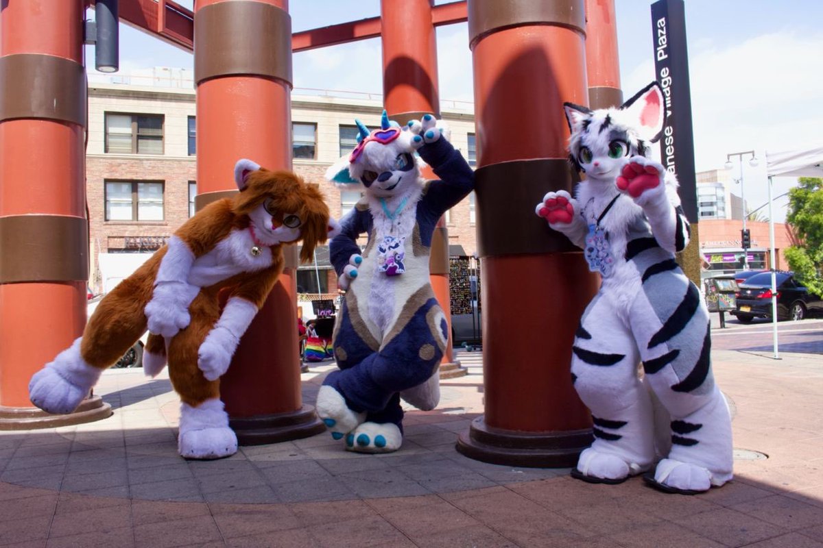 We did a surprise fursuit outing at Little Tokyo today!
I was being the handler for 3 wonderful kemono fursuiters!

With Rubix Fox, Kotetsu, and Tadaa!

#fursuit #fursuitouting #publicfursuiting #fursuiting
#furryfandom #kemonofursuit #kemonoline #mochiriworks
#littletokyo